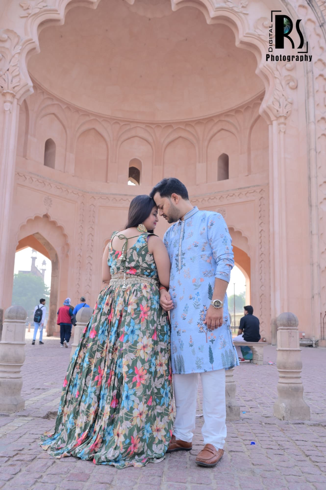 Payal & Mukul — traditional at monument